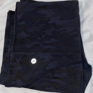 Vimmia navy blue camo small yoga leggings gently used